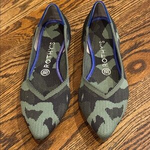 Women’s Rothy’s The Point Camo Flat Shoes Size 8.5